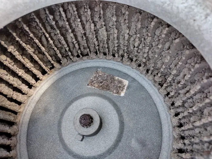 Professional Air Duct Cleaning Picture 5