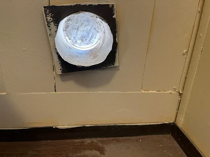 Professional Air Duct Cleaning Picture 2