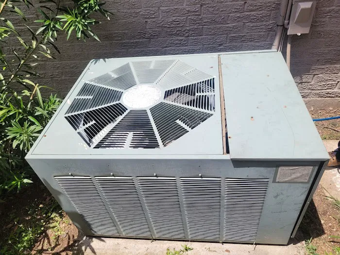 Cozy - D Heating & A/C LLC Picture 2