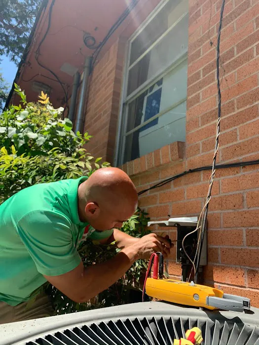 Apple A/C and Heat Services Picture 10