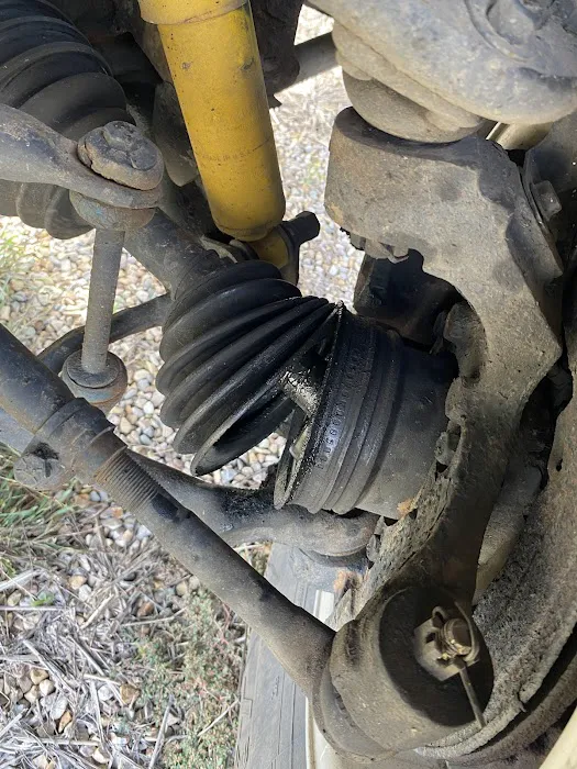 82 Auto Shop Picture 1