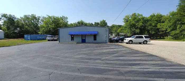 82 Auto Shop Picture 4