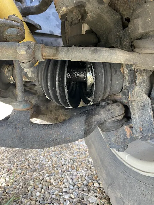 82 Auto Shop Picture 7