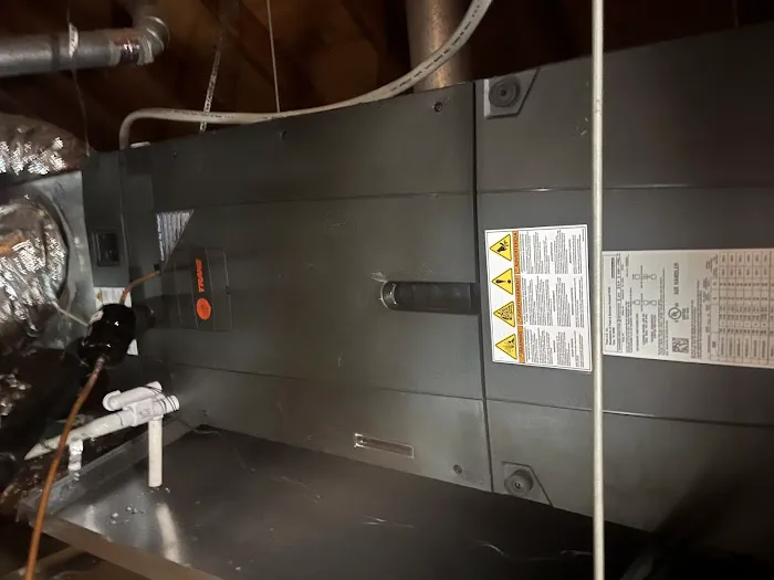 Crazy AC Guy Picture 5