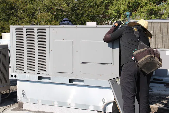 Cool Experts Heating & Air Picture 2