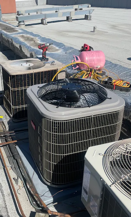 AC & Heating Repair Team Picture 9