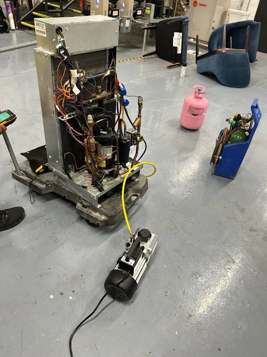 Varsity Zone HVAC of Roanoke Picture 1