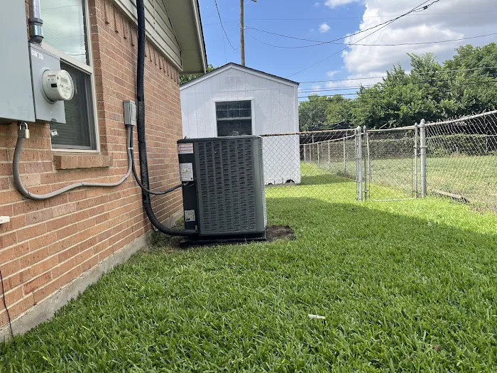 RED MAPLE AIR LLC Picture 2