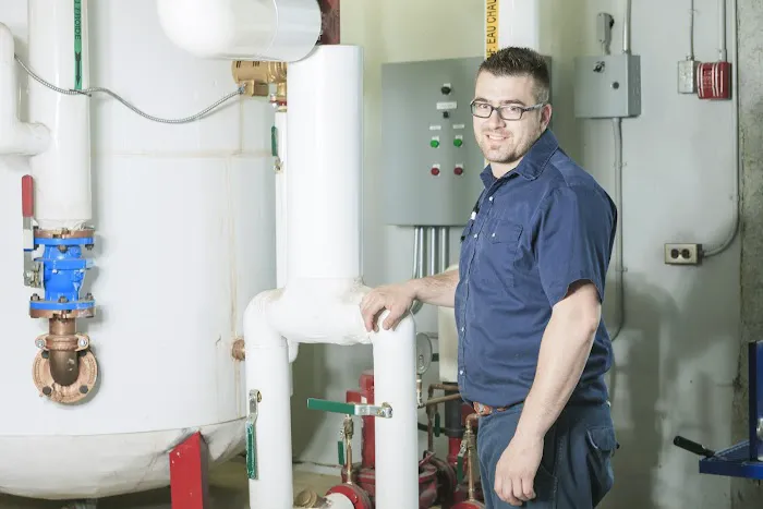 Tom's Commercial, Inc. Picture 4