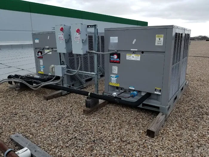 Tom's Commercial, Inc. Picture 3