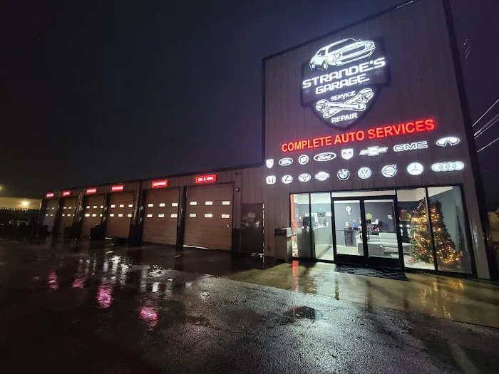 Strandes Garage Picture 4