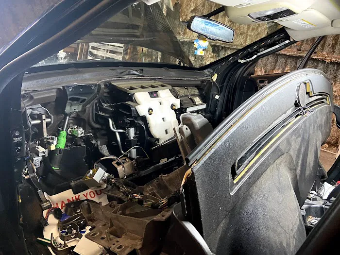 Sanchez Auto Clinic Picture 4