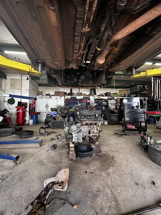 SALAS AUTO REPAIR Picture 7