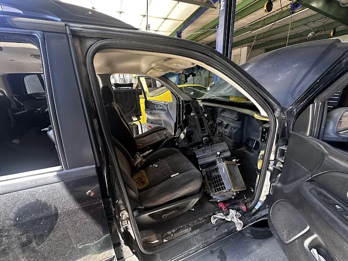 SALAS AUTO REPAIR Picture 9