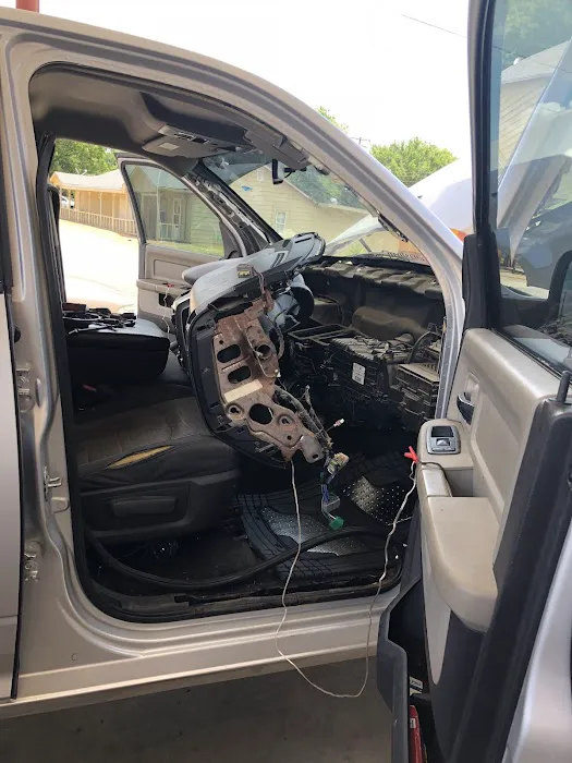 SALAS AUTO REPAIR Picture 2