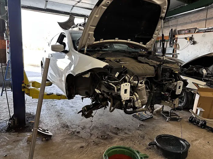 SALAS AUTO REPAIR Picture 5