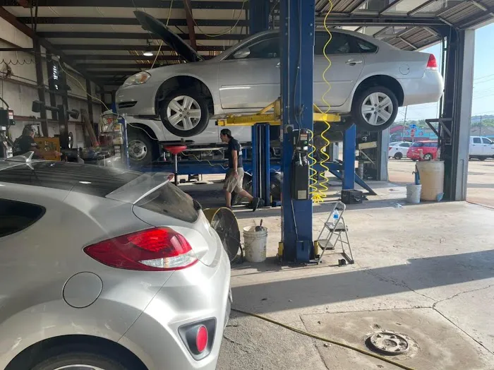 Doctor Underhood Auto Specialists Picture 2