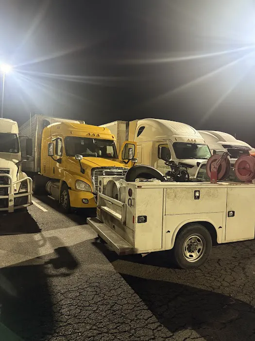 Highway 64 Truck and Trailer Repair Picture 2