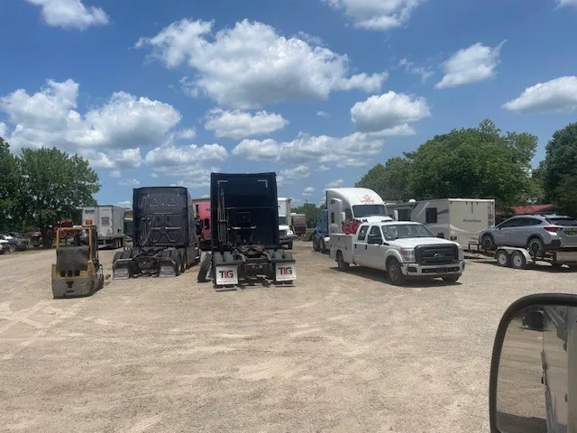 Highway 64 Truck and Trailer Repair Picture 8