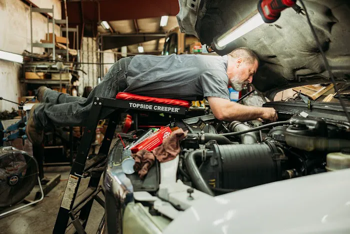 Jon's Service Center Picture 5