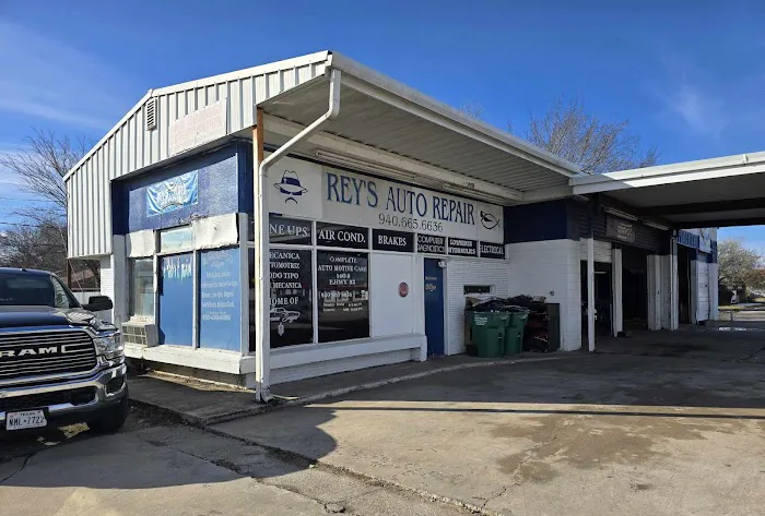 Rey's Auto Repair Picture 6