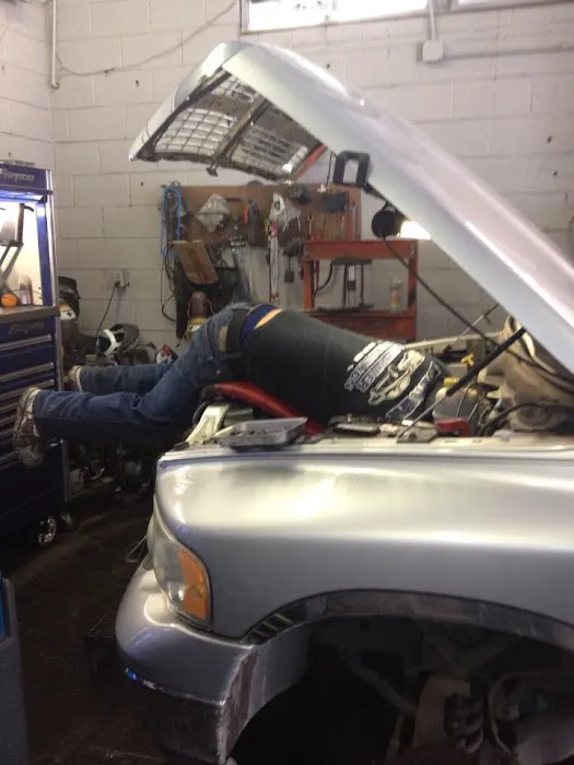 Rey's Auto Repair Picture 10