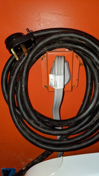 Derrick Fields Electrical Heating & Air Services Picture 5