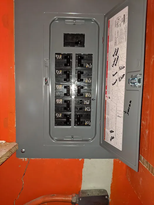 Derrick Fields Electrical Heating & Air Services Picture 4