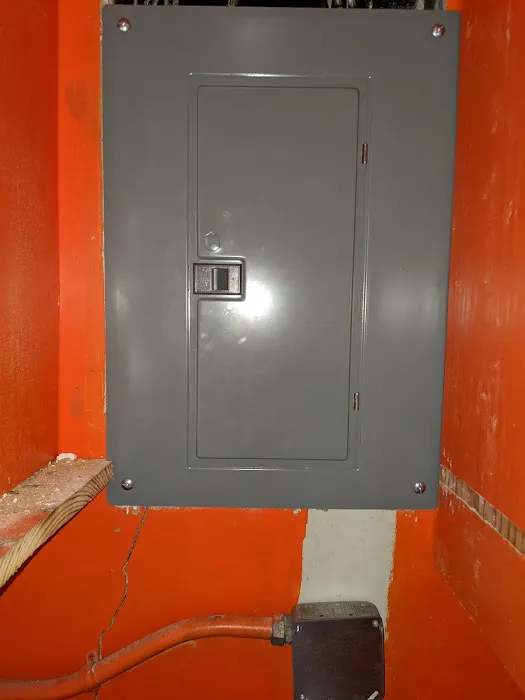 Derrick Fields Electrical Heating & Air Services Picture 2