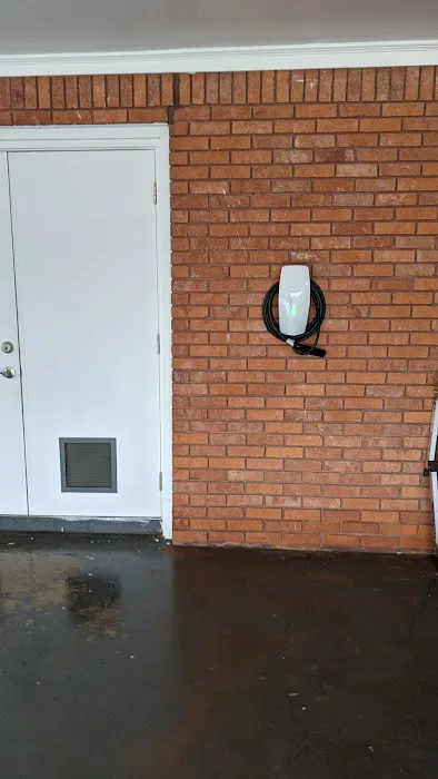 Derrick Fields Electrical Heating & Air Services Picture 1