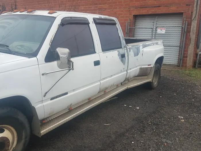 Pippins Auto Repair Picture 9