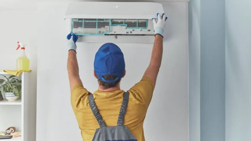 DIY vs Professional AC Repair: Should You Fix Your AC Yourself?