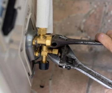 Experts Explain How to Fix Air Conditioning Leaks Like a Pro