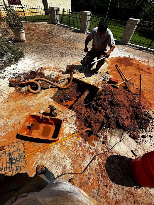 Dave's Air Conditioning Plumbing & Electrical Picture 4