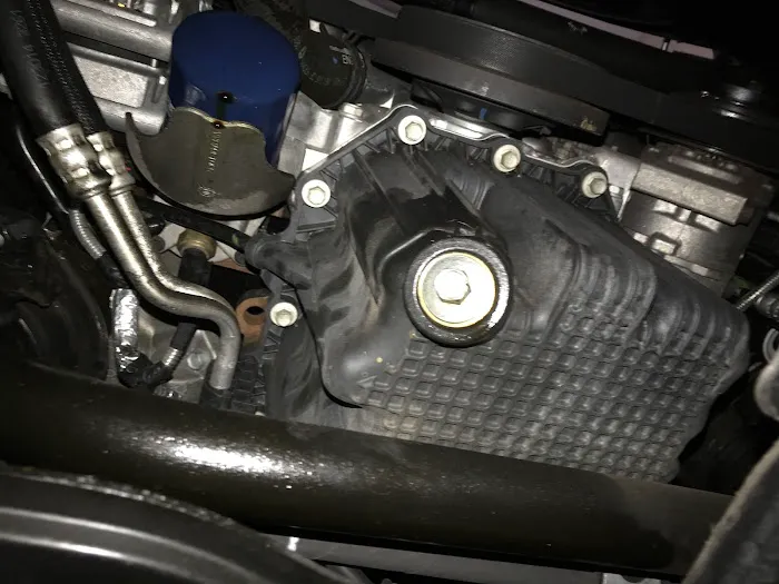 Express Oil Change & Tire Engineers Picture 2