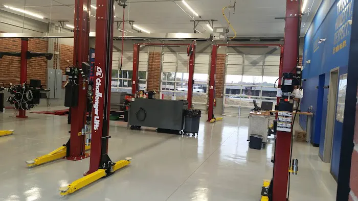 Express Oil Change & Tire Engineers Picture 9