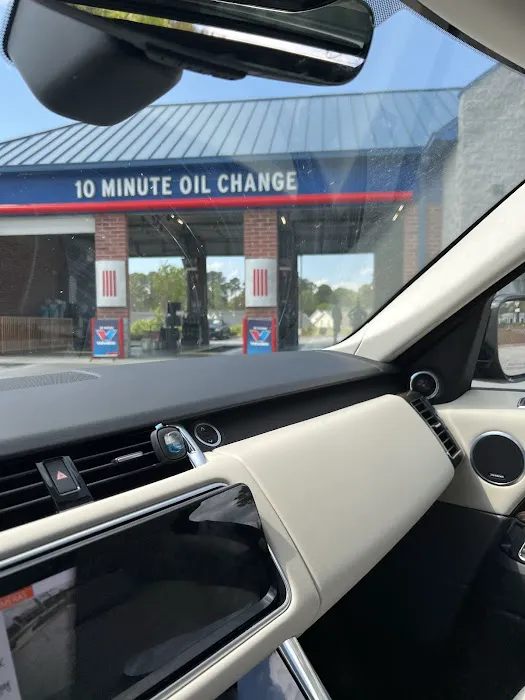 Express Oil Change & Tire Engineers Picture 4