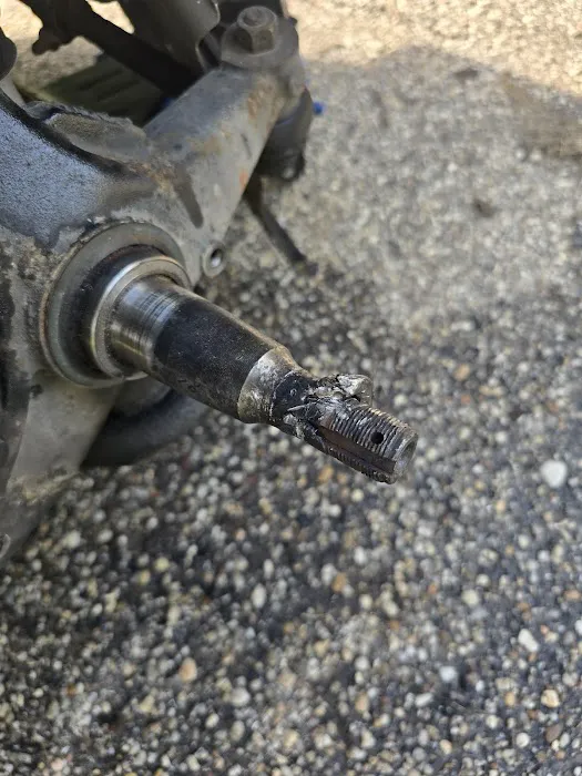 Eggert's Automotive shop Picture 1