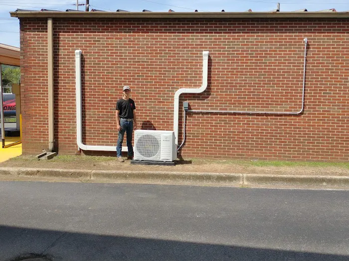 Houston’s Heating and Cooling LLC Picture 1