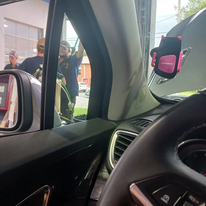 Express Oil Change & Tire Engineers Picture 8