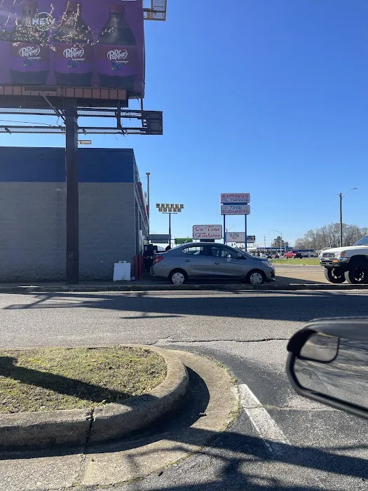 Express Oil Change & Tire Engineers Picture 9