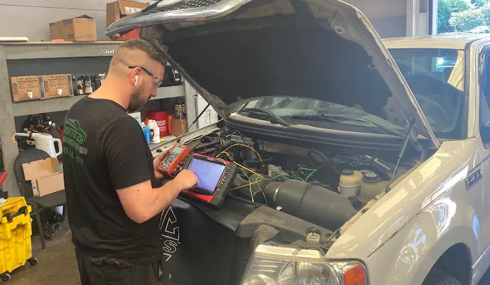 MasterTech Auto Repair Picture 4