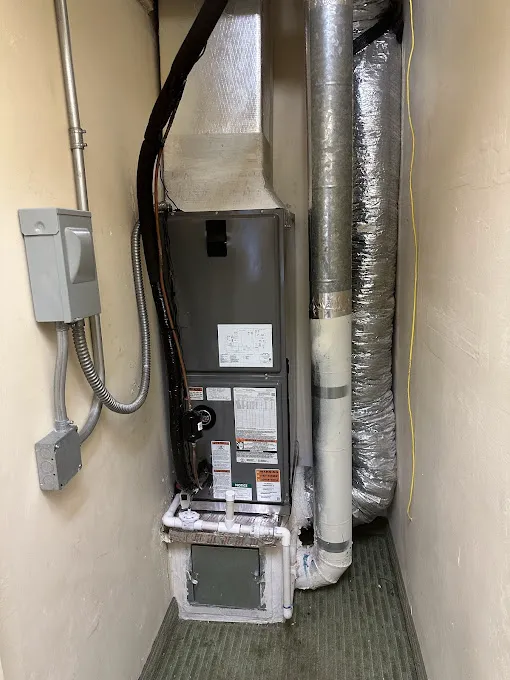 YOUNG'S AIR CONDITIONING, LLC. Picture 3