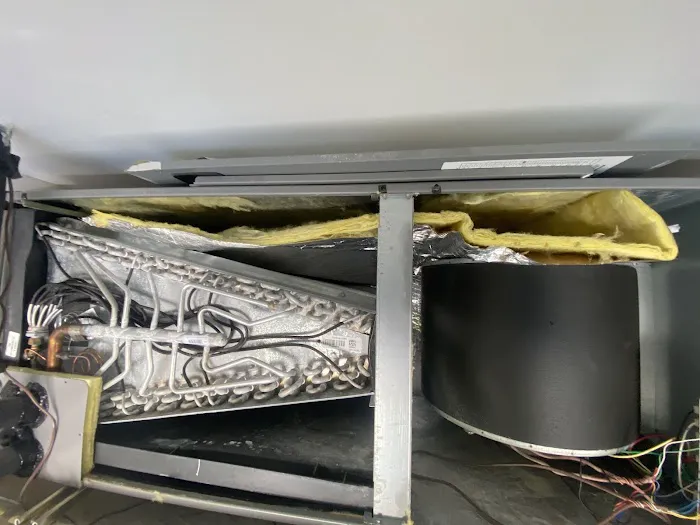 YOUNG'S AIR CONDITIONING, LLC. Picture 9