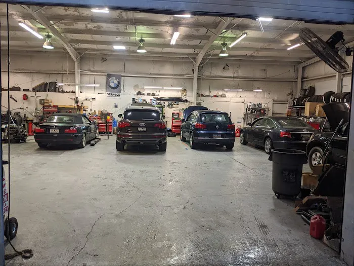 Carolina Auto Repair services Picture 8