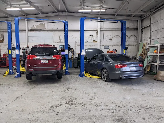 Carolina Auto Repair services Picture 3