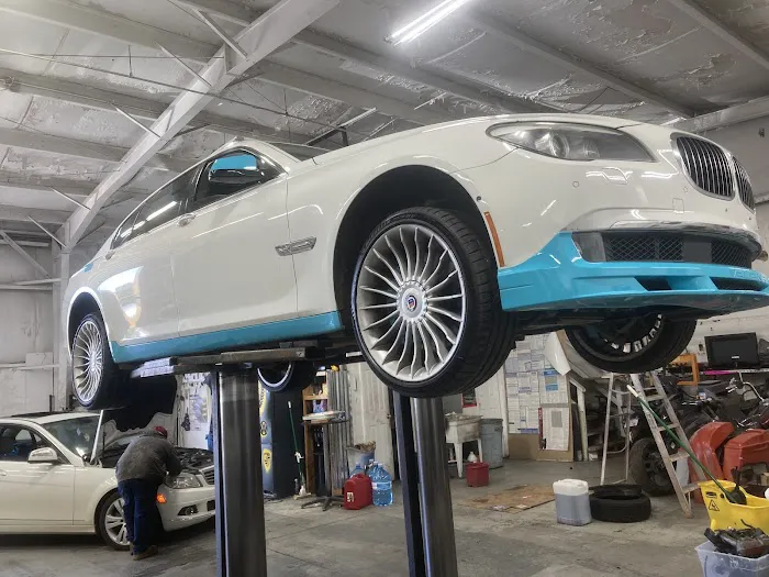 Carolina Auto Repair services Picture 1