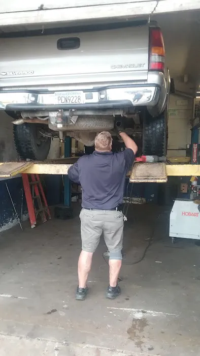 City Muffler and A/C Repair Picture 7