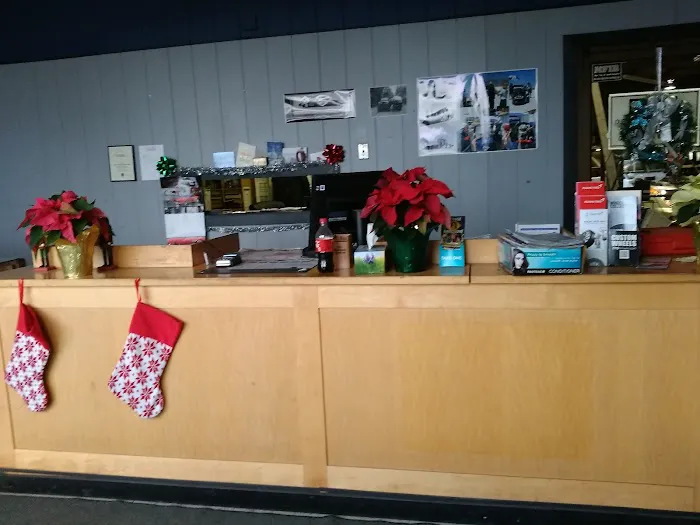 Captain Tire & Auto Repair Picture 6