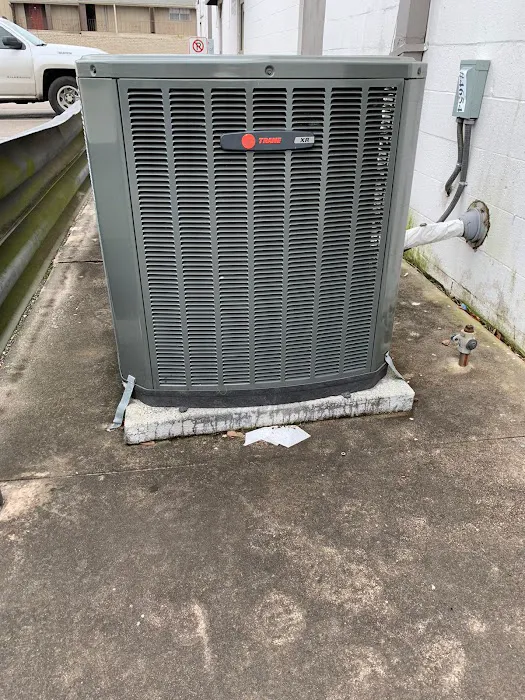 Kennesaw Heating & Cooling Repair Techs Picture 2